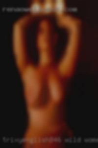 trixyEnglish846 wild women in swinger club